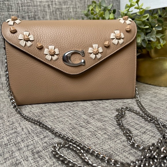 Meet your Posher, - Picture 3 of 16